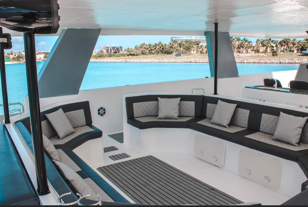 CATAMARAN LUXURY SPORT 55 FT_MR. C. CATAMARAN_CANCUN_SEATING AREA