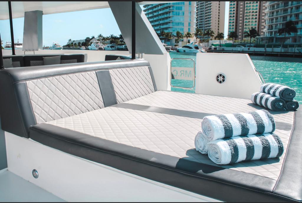 CATAMARAN LUXURY SPORT 55 FT_MR. C. CATAMARAN_CANCUN_SUNBED