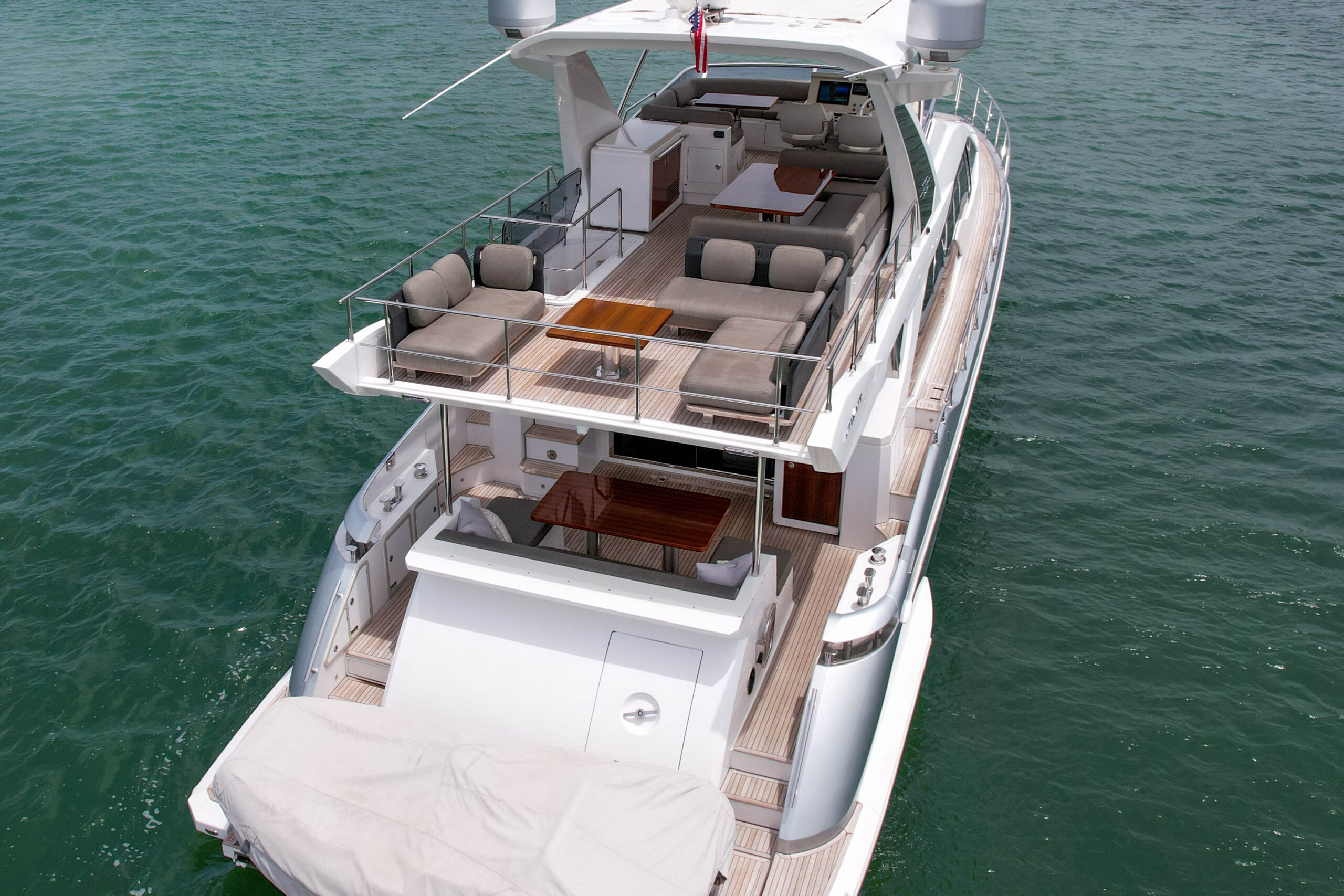 70FT_AZIMUT_MIAMI_HIGH ANGLE REARVIEW 2