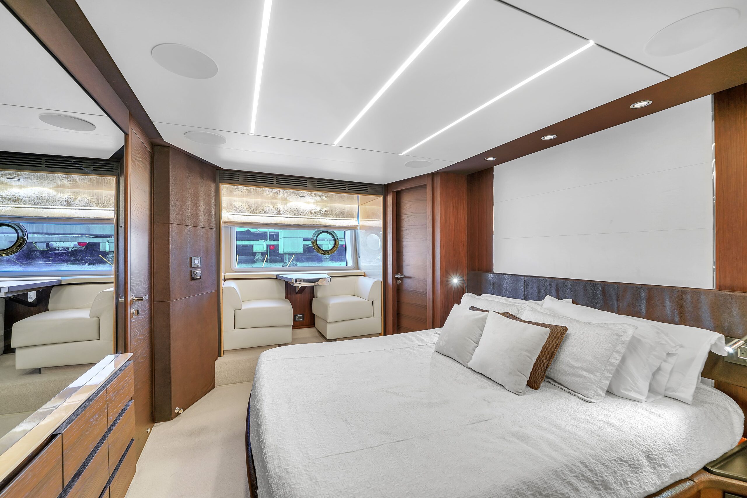 72 AZIMUT_MODERN DAY DRIFTER 3_MIAMI_THIRD BEDROOM 4