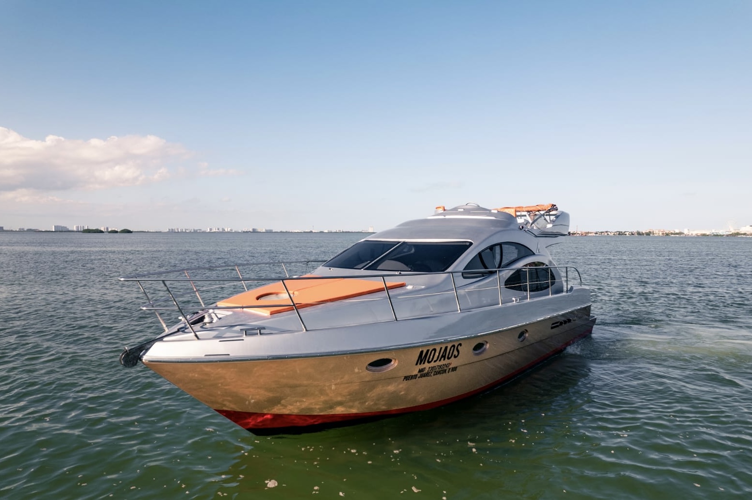 Mojaos - Azimut 45" renta de yates en Cancún