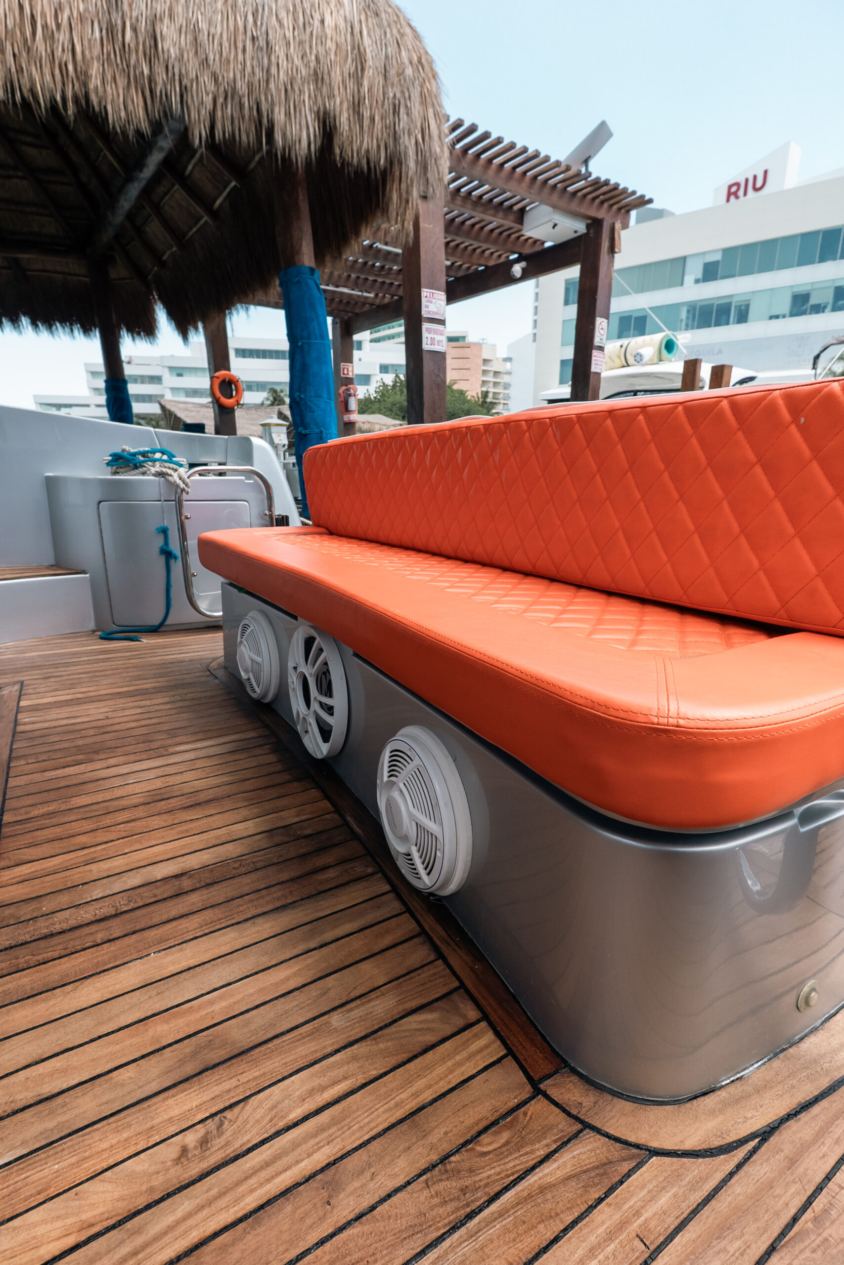 Mojaos - Azimut 45" renta de yates en Cancún