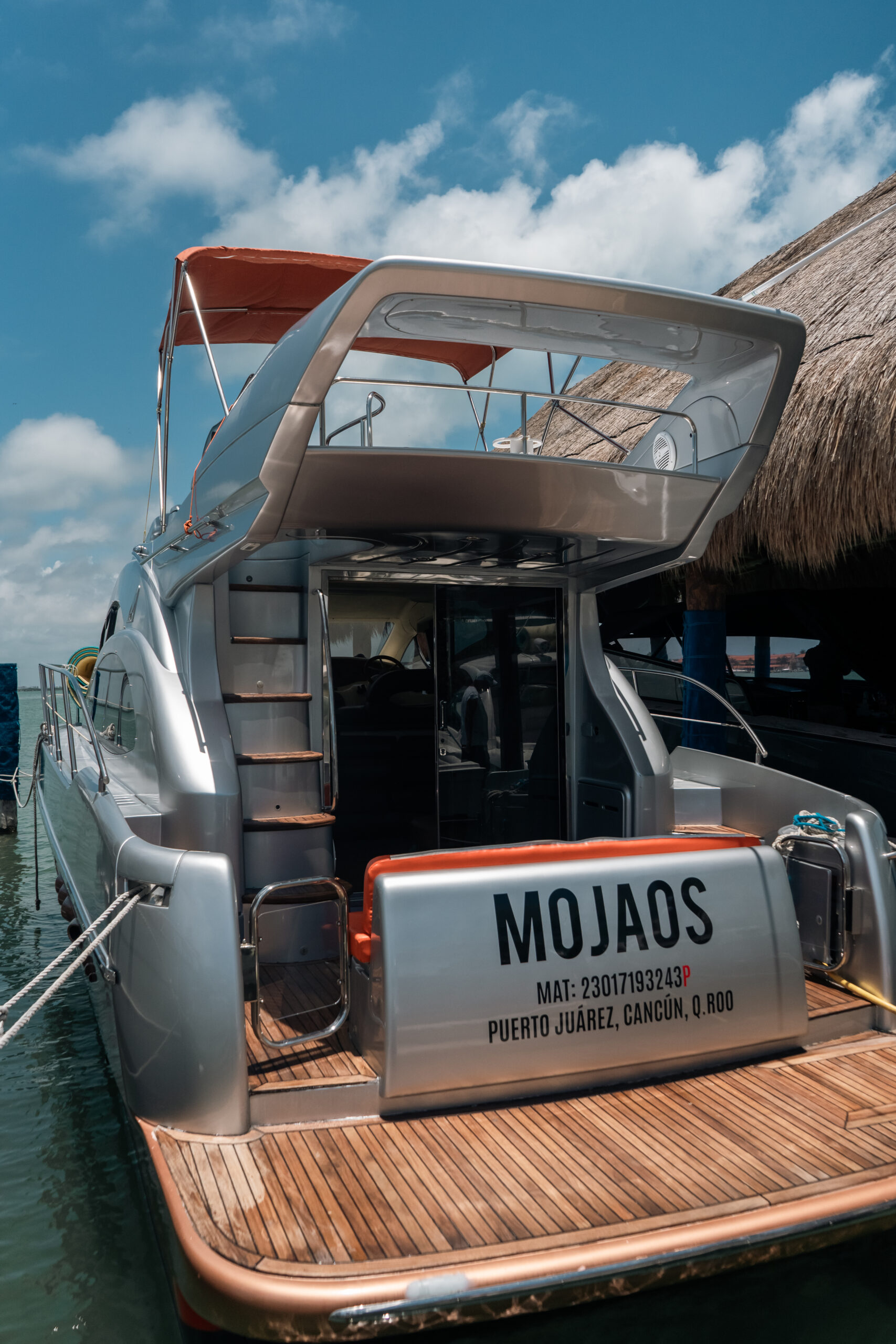 Mojaos - Azimut 45" renta de yates en Cancún