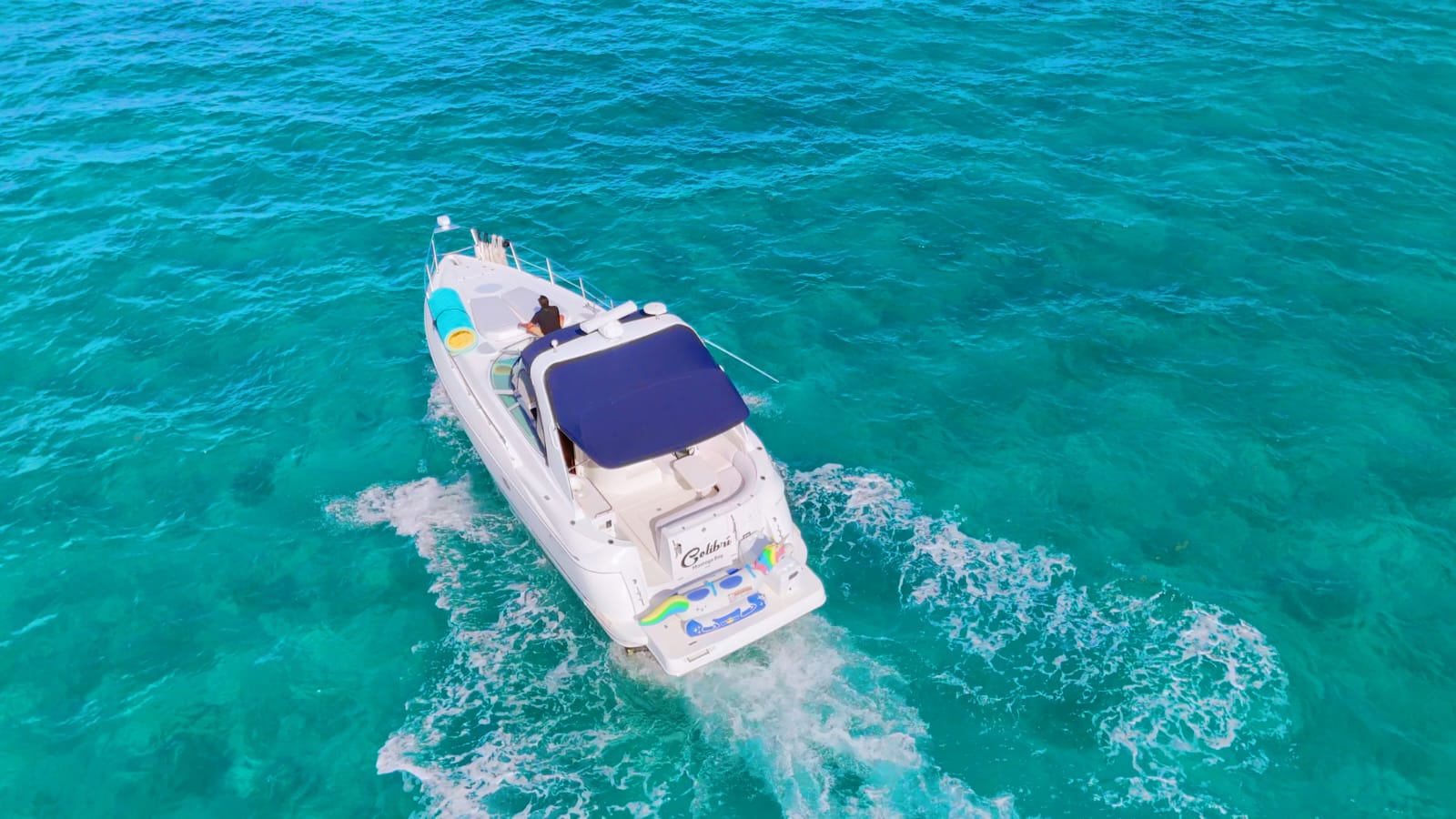Cruiser 40ft renta de yates en Cancún