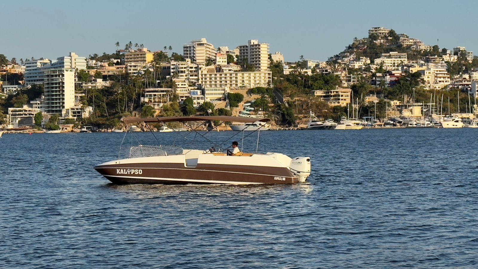 Kalypso 28ft renta de yates en acapulco