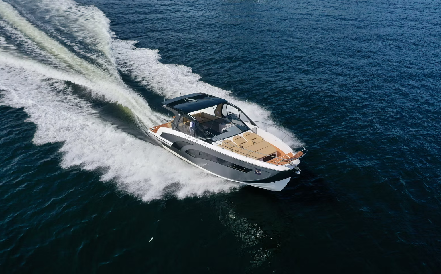 Yatana - Triton Yacht 38ft en Puerto Aventuras.