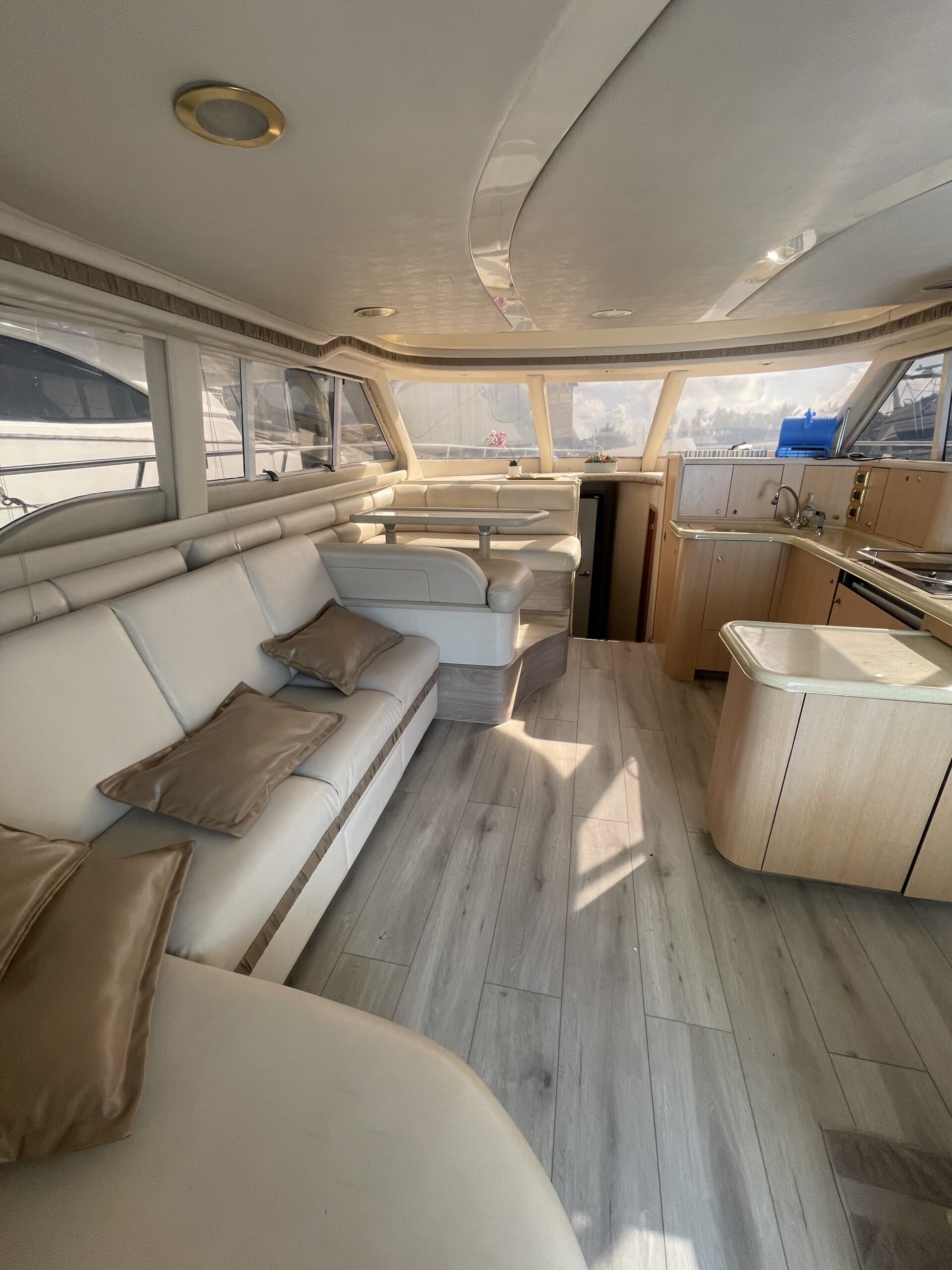 Bombay Beach - Sea Ray 52ft en Miami