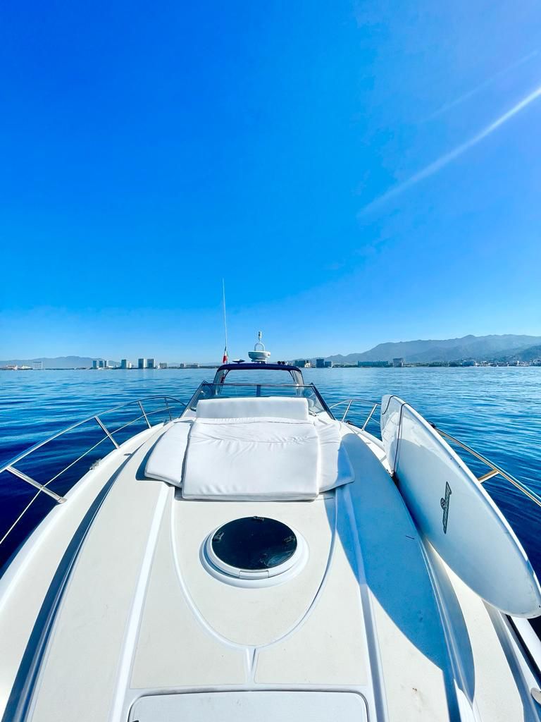 Insignia Sunseeker 46ft en Puerto Vallarta