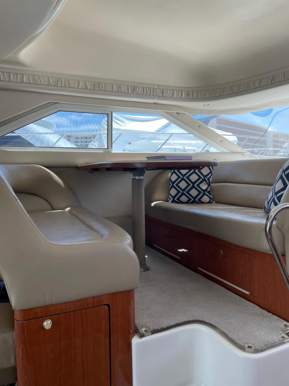 Local Boy – Sea Ray 44ft en Los Cabos