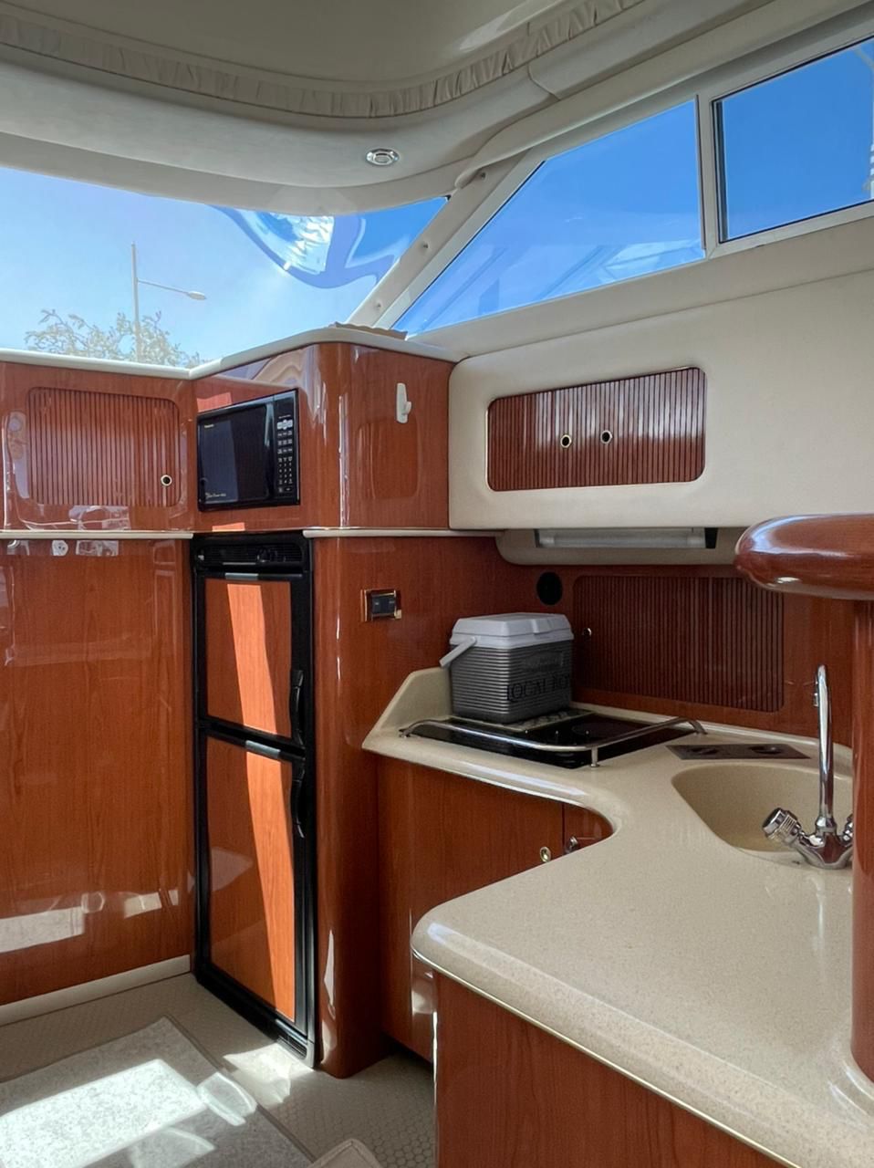 Local Boy – Sea Ray 44ft en Los Cabos