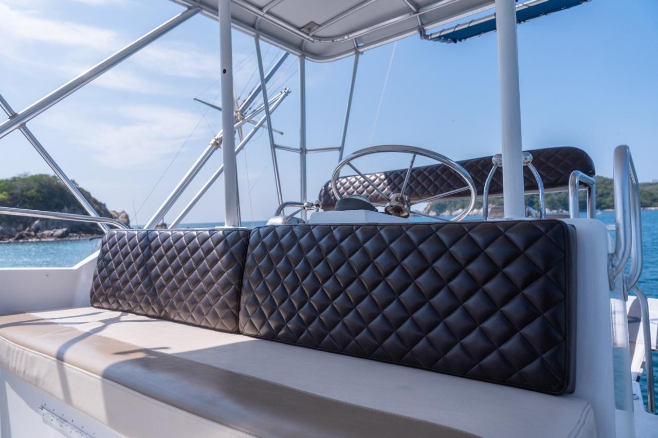Black Bass - Trojan 38ft en Huatulco