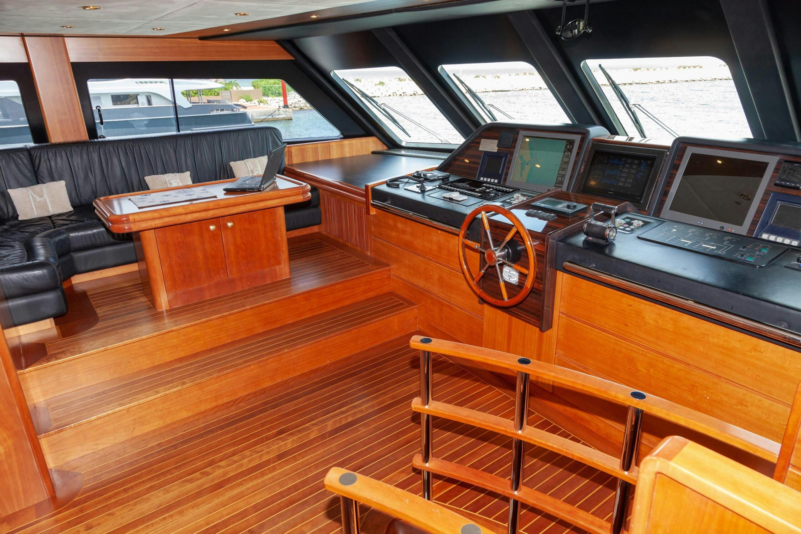 Ses Megayacht 115ft en Progreso.