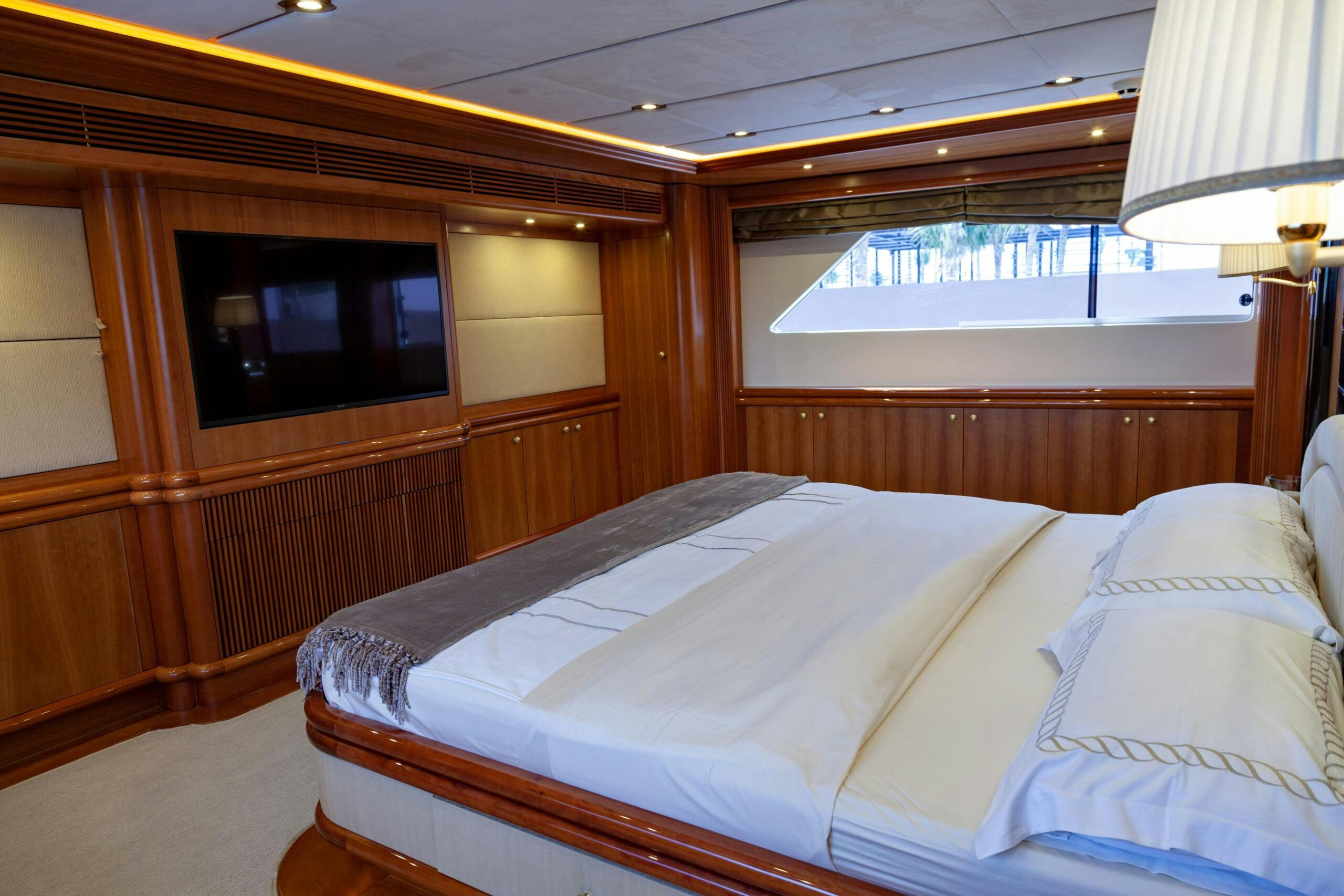 Ses Megayacht 115ft en Progreso.